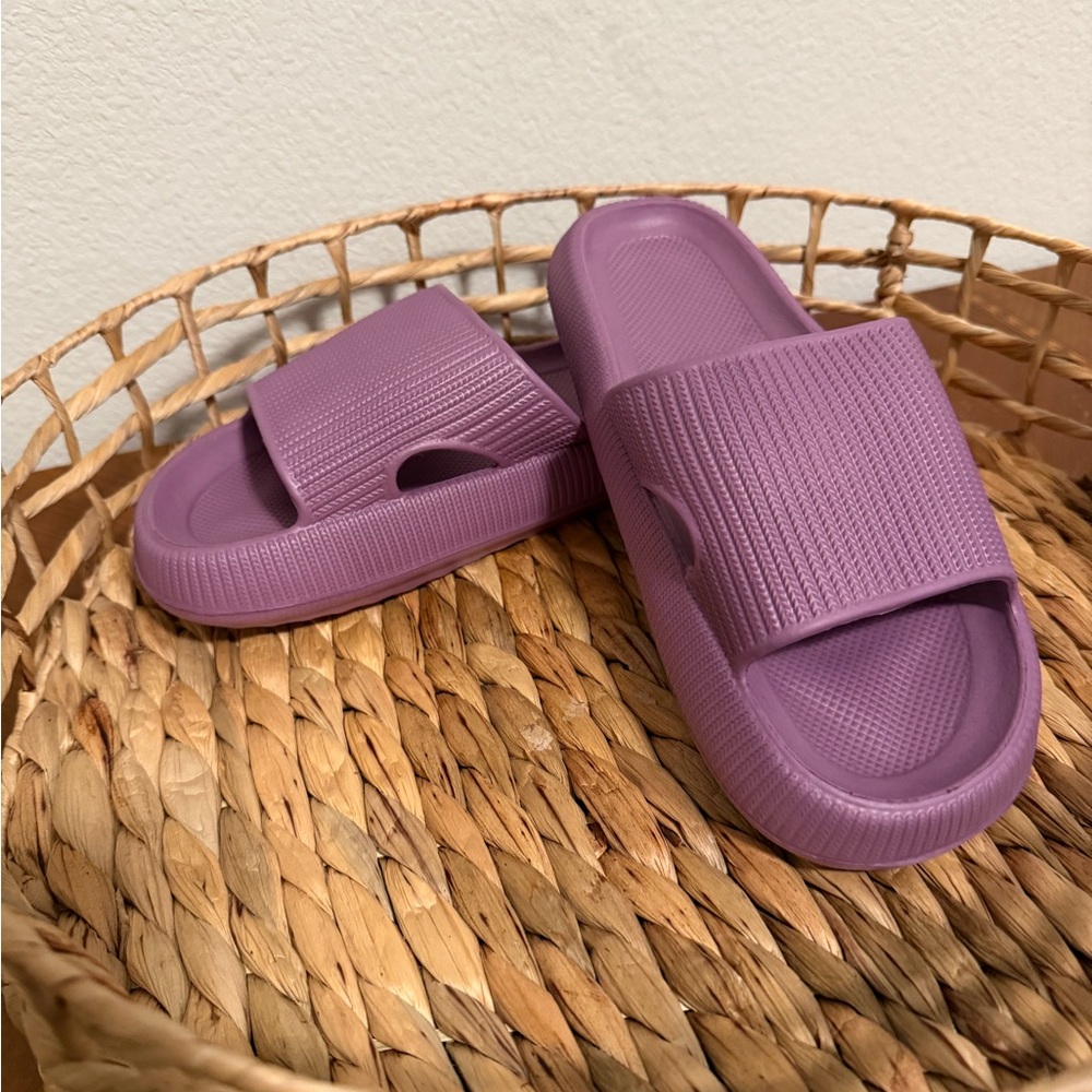Elegant Lavender Slide Sandals